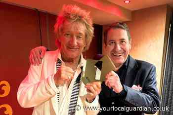 Sir Rod Stewart and Jools Holland top UK music charts