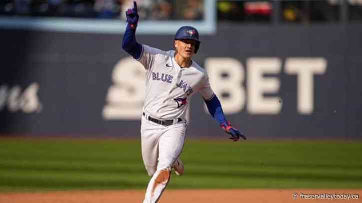 Third baseman Matt Chapman and Giants reach a $54 million, 3-year deal, AP source says