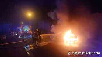 Mann kauft Gebrauchtwagen – auf der Autobahn geht er in Flammen auf