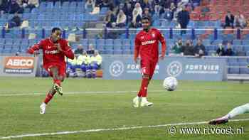 FC Twente wint dankzij late goal Brenet zeer moeizaam bij Vitesse