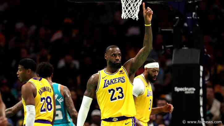 LeBron James becomes first player in NBA history to score 40,000 points