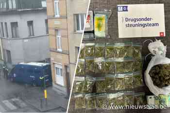 Met enkelband aan drugs aan het verkopen voor zijn woning, dealer ‘Appie’ opgepakt met cannabis, coke en hasj