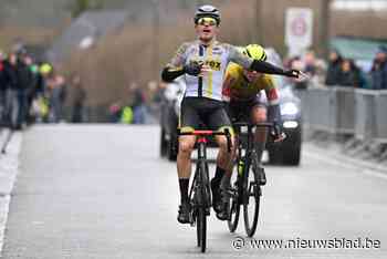 Mauro Keppens klopt Jinze Joris in Lierde