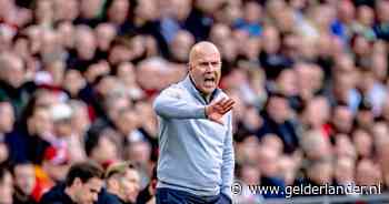 Arne Slot weet dat Feyenoord titel kan vergeten: ‘Naïef om te denken dat PSV vier duels meer gaat verliezen dan wij’