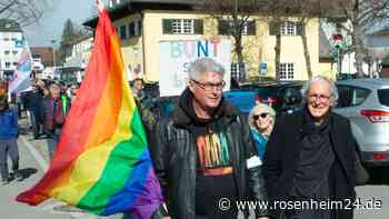 Stimmen gegen Hass: Wer bei der Kundgebung von „Prien bleibt bunt“ alles zu Wort kam