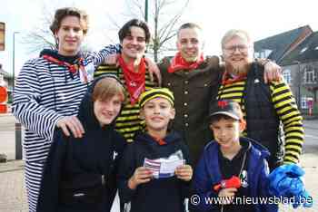 Carnaval in Meeuwen pelt een eitje met politici en stikstof