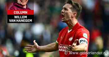 Column Willem van Hanegem | Luuk de Jong heeft al bijna 24 uur niet gescoord tegen Feyenoord en toch valt iedereen in katzwijm