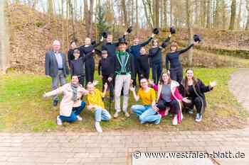 Maja und Sherlock ermitteln auf der Freilichtbühne Bökendorf