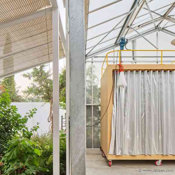 Lucas y Hernández Gil adds multi-use greenhouse to Madrid bungalow