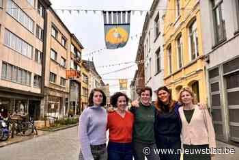 Handelaars OLV-straat organiseren Langste Vrouwentafel: “80% van de zaakvoerders hier is een vrouw”