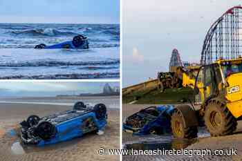 Blackpool: Residents mock motorists whose cars got stuck on beach