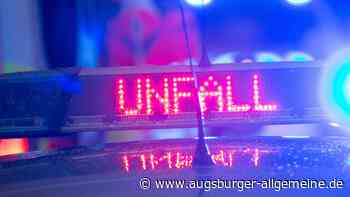 Alkoholisierter Mann gerät auf Straße und wird von Auto erfasst