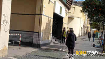 Quindicenne accoltellato al collo dopo la lite per le patatine. La famiglia cerca testimoni