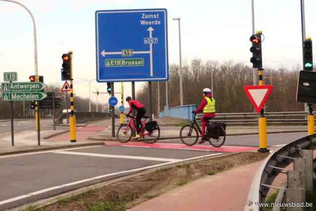Gemeente wil verkeerslichten aan E19 aanpassen en vraagt AWV om in te grijpen