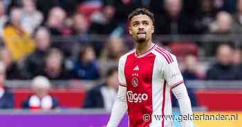 Ajax moet Devyne Rensch meerdere wedstrijden missen na rode kaart tegen FC Utrecht
