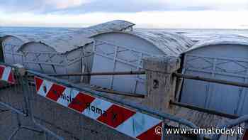 Tromba d’aria ad Ostia: danneggiate la cabine sul lungomare