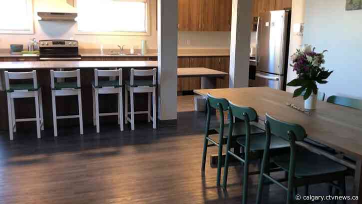 Calgary organizations expanding housing program for at-risk youth