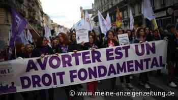 „Moralische Schuld“ gegenüber Frauen: Frankreich verankert Recht auf Abtreibung in Verfassung