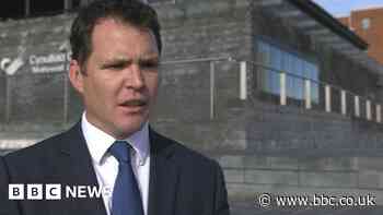 Lee Waters to stand down as transport minister