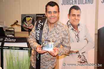 Zingende cafébaas stelt zijn derde singel voor: “Hopen op alweer een nummer 1 bij de lokale radio’s”