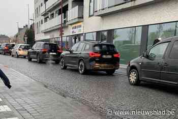 Werken Lostraat zijn gestart: fileleed voor ouders die kinderen willen afzetten aan schoolpoort