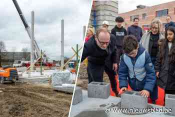 Eerste steen nieuwe sporthal Deurne gelegd: “Een nieuwe blikvanger in de sportieve metamorfose van Park Groot Schijn”
