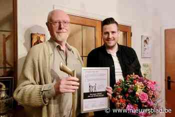 Deurne Ruimt Op! bekroont straatvrijwilliger Paul Peeraerts (77) met ‘De Gouden Grijper’ award