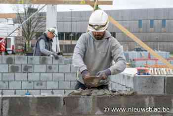 Stad heeft eigen bouwbeurs met 23 ondernemingen: “In Eeklo vind je alles”