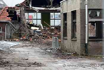 Extra asbest aangetroffen in oude Kaaischool: sloopwerken voor onbepaalde duur stilgelegd