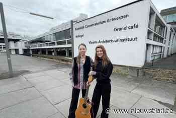 Nederlands popduo Lies & Saar brengt debuutsingle ‘Lieveling’ uit met opvallende Antwerpse link: “We voelen ons erg thuis hier”