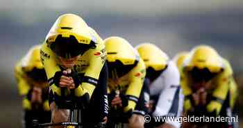 ‘Napoleon-helm’ van Visma is naast grappige attractie plots bittere ernst: ‘Frappant dat nu dit statement komt’