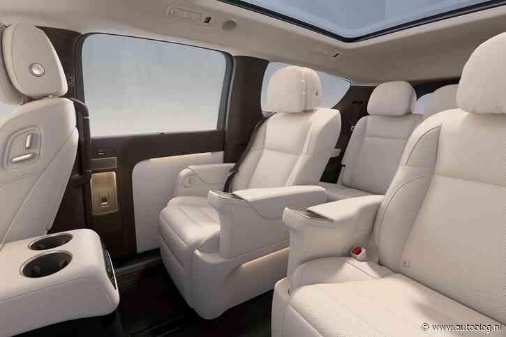 Megaruime luxe bus maakt R63 AMG overbodig