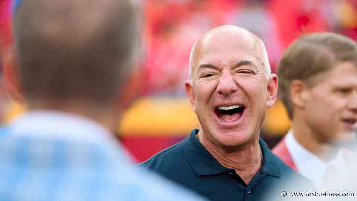 Bezos knocks Musk out of No. 1 spot on Bloomberg billionaires ranking
