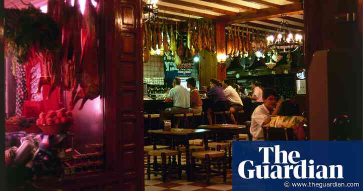 Spain’s late-night eating culture poses mental health risk, says minister