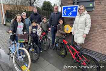 Leerlingen Arnoldusschool in Oudenburg stappen en fietsen wereld rond op weg naar school