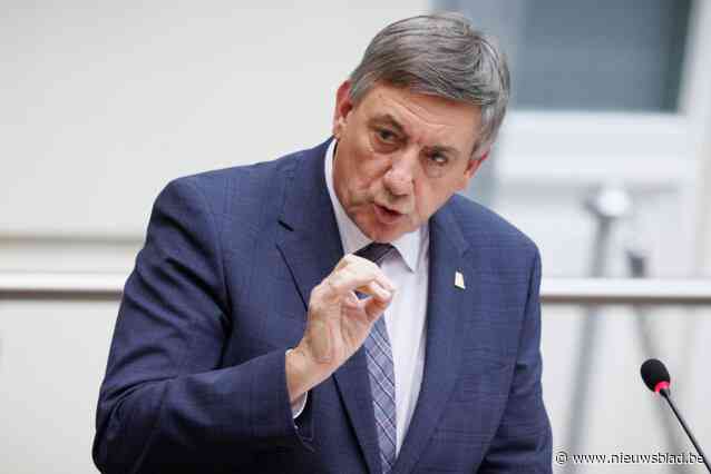 Jan Jambon nodigt uit voor een aperitiefgesprek in het kasteel