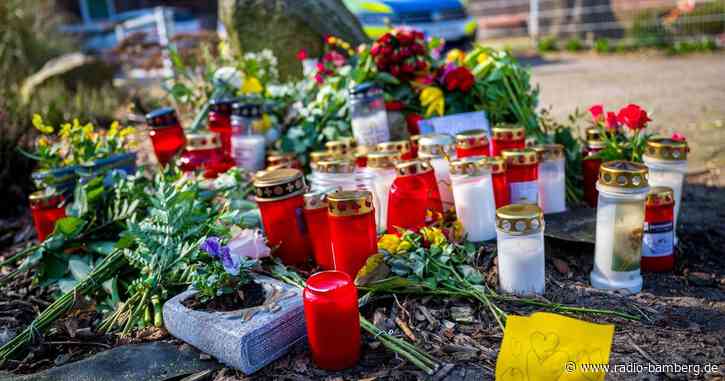 Gedenken an die vier Opfer der tödlichen Schüsse
