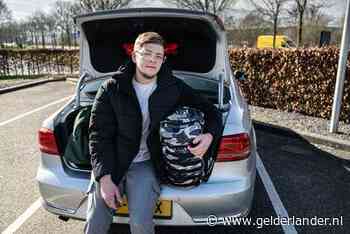 Asielzoeker Ahmed weigerde kamer die hem werd aangeboden en slaapt liever in zijn auto