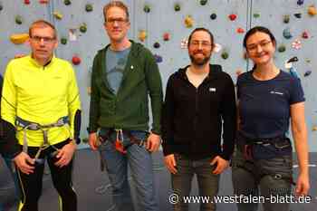 Weser-Gymnasium Vlotho und Alpenverein weihen Kletterwand ein