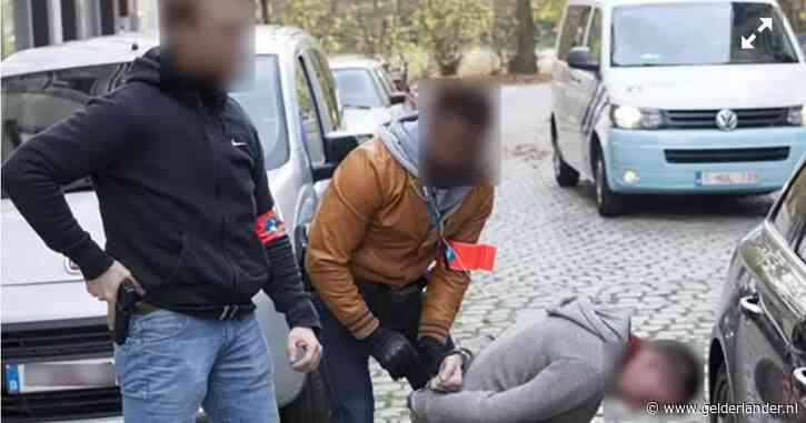 Nederlanders in elkaar geslagen door politie tijdens ‘gezellig avondje Antwerpen’: ‘Ik hoorde letterlijk botten kraken’