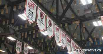 UNB scores men’s and women’s hockey title hat trick