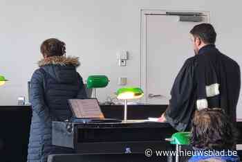 Dochter (50) takelde eigen moeder zwaar toe: “Ze vermagerde 24 kilo in één maand en stond vol blauwe plekken”