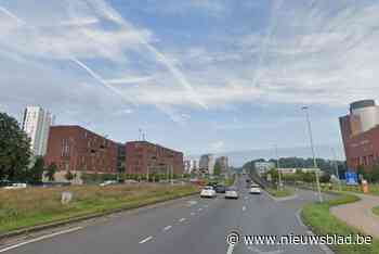 Vijf tieners en twee volwassenen gewond na aanrijding tussen bus en personenwagen