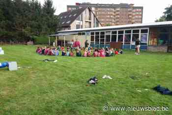 Twee jeugdbewegingen bouwen nieuw lokaal aan kerk Elsum