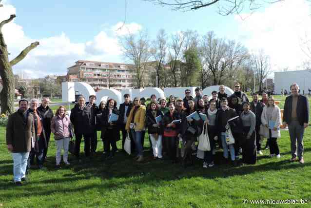 Internationale architectuurstudenten brengen bezoekje aan Deinze