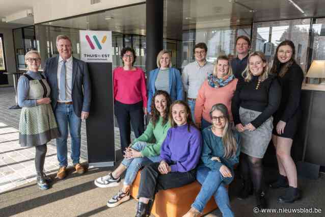 Woonmaatschappij Thuiswest helpt kandidaat-huurders bij online registratie: “We willen niet dat iemand uit de boot valt”