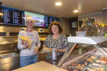 Na 23 jaar nemen Maryke (61) en Rosine (58) afscheid van gekende frituur: “Het contact met de klanten zullen we missen”