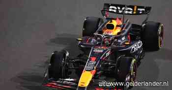 Max Verstappen klokt derde tijd in avondtraining vol ‘close calls’, Mercedes moet boete aftikken