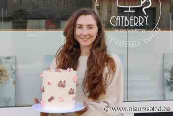 Amélie veilt ‘borstentaart’ voor Internationale Vrouwendag en geeft gratis cupcakes weg aan vrouwelijke klanten