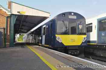 Isle of Wight rail network Island Line shut for flood defence works